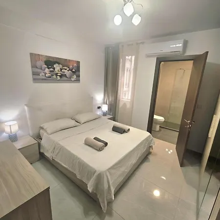 Apartment Spacious Deluxe 2 Bedroom, 3 Bathroom Prime Location Sliema