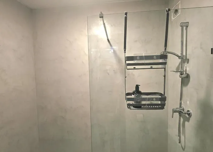 Spacious Deluxe 2 Bedroom, 3 Bathroom Prime Location