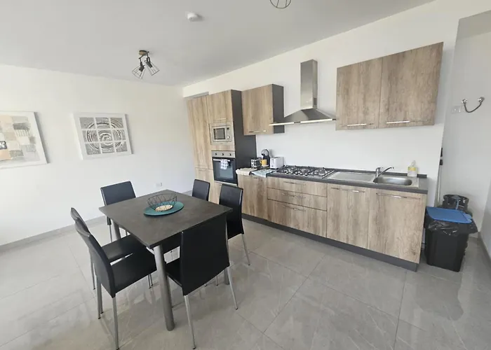 Apartament Spacious Deluxe 2 Bedroom, 3 Bathroom Prime Location *