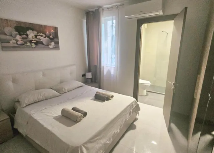 Apartament Spacious Deluxe 2 Bedroom, 3 Bathroom Prime Location *