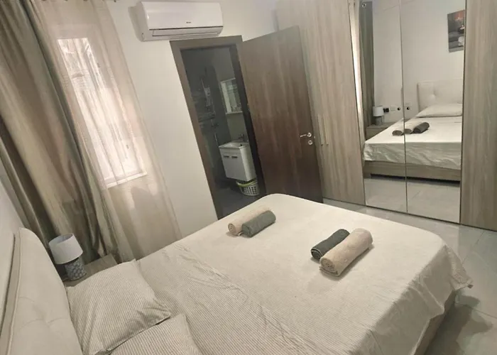 Apartament Spacious Deluxe 2 Bedroom, 3 Bathroom Prime Location